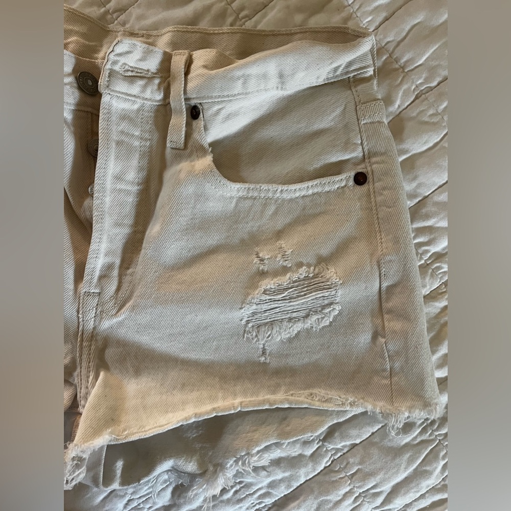 Levis cut offs